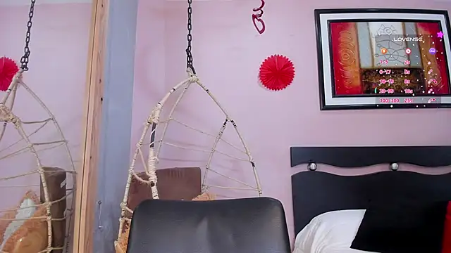 Snapshot of Miranda_doll_ chatting on 02-17-25, 12:16 Miranda doll online show from 02-17-25, 12:16