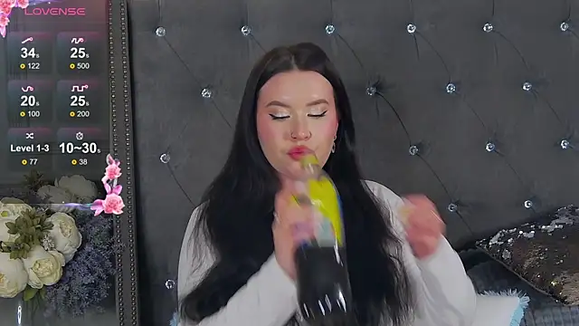 TrishaWinslet online show from 01-11-25, 08:43