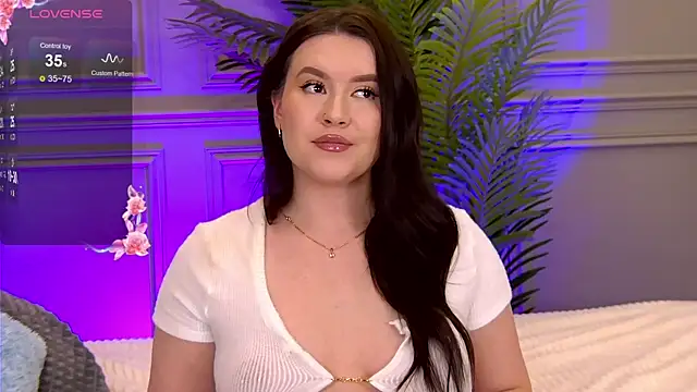 TrishaWinslet online show from 02-25-25, 07:52