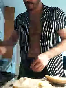 Snapshot of Analcholic chatting on 12-08-24, 11:35 Analcholic online show from 12-08-24, 11:35