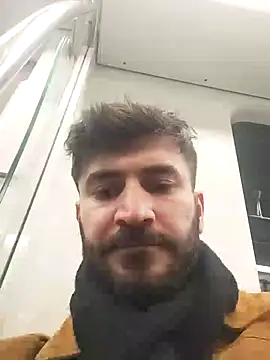 Snapshot of Analcholic chatting on 12-29-24, 08:04 Analcholic online show from 12-29-24, 08:04