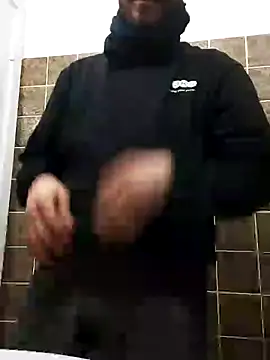 Snapshot of Analcholic chatting on 01-13-25, 02:32 Analcholic online show from 01-13-25, 02:32