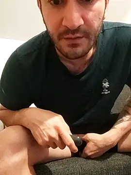 Snapshot of Analcholic chatting on 10-28-25, 10:23 Analcholic online show from 10-28-25, 10:23