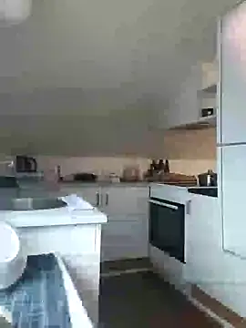 Snapshot of Analcholic chatting on 11-08-25, 11:43 Analcholic online show from 11-08-25, 11:43