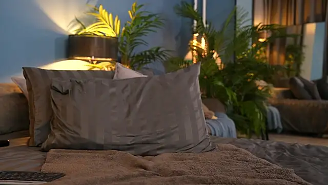  keeti  online show from 10-26-25, 02:12