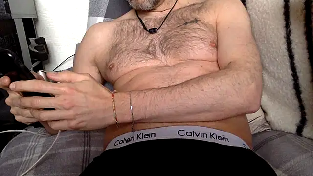 Snapshot of Stardrew123 chatting on 02-19-26, 02:02 Stardrew123 online show from 02-19-26, 02:02