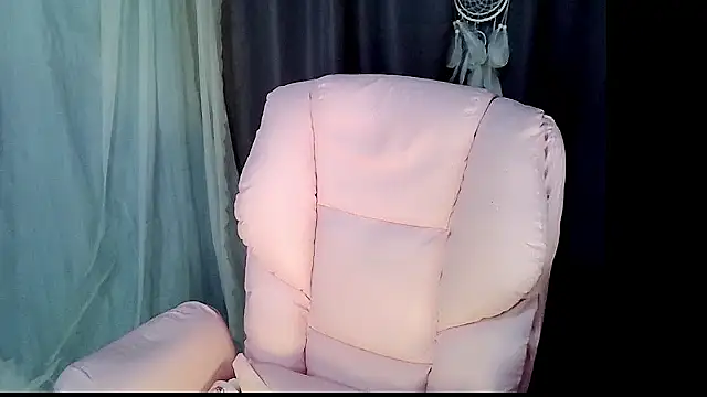 Snapshot of zhiyao99 chatting on 12-12-24, 10:45 zhiyao99 online show from 12-12-24, 10:45