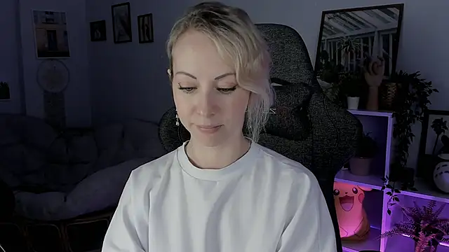 LylithSkye online show from 01-30-25, 10:50