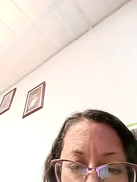 Snapshot of miss_hanna07 chatting on 10-06-25, 04:26 miss hanna07 online show from 10-06-25, 04:26