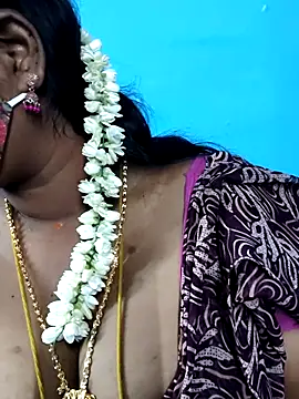 Snapshot of mayaa2u chatting on 06-06-26, 05:39 mayaa2u online show from 06-06-26, 05:39