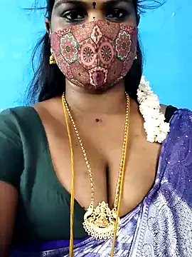 Snapshot of mayaa2u chatting on 06-13-26, 03:21 mayaa2u online show from 06-13-26, 03:21