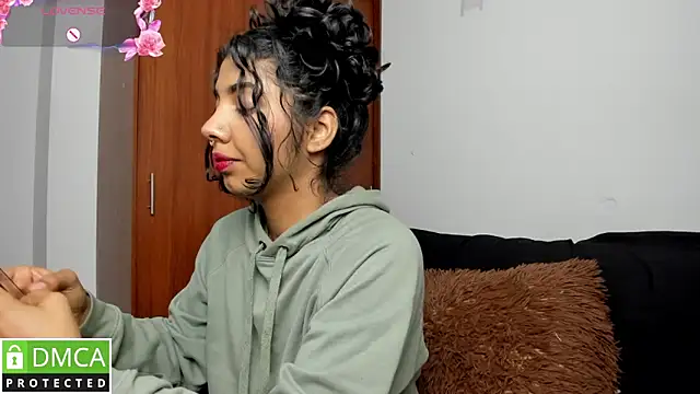 Snapshot of jasmine_bunny_ chatting on 02-17-25, 11:13 jasmine bunny online show from 02-17-25, 11:13