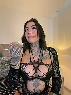 Snapshot of Iam_Annii chatting on 01-18-26, 10:24 Iam Annii online show from 01-18-26, 10:24