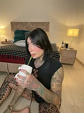 Snapshot of Iam_Annii chatting on 03-11-26, 11:33 Iam Annii online show from 03-11-26, 11:33