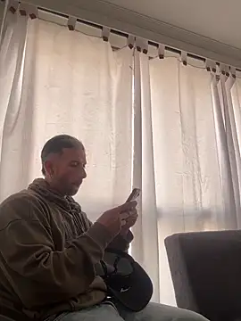 Snapshot of Joseph_and_Amy_ chatting on 01-08-25, 08:18 Joseph and Amy  online show from 01-08-25, 08:18