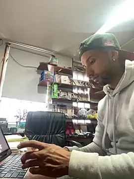 Snapshot of Joseph_and_Amy_ chatting on 01-14-25, 04:08 Joseph and Amy  online show from 01-14-25, 04:08