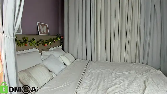 Dearly Emily online show from 03-27-26, 05:23