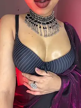 Snapshot of Hot-sexy222 chatting on 11-05-25, 03:45 Hot-sexy222 online show from 11-05-25, 03:45