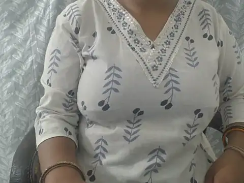 cute-priy online show from 07-12-26, 03:08