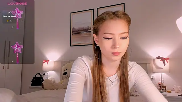 Snapshot of diana_nier chatting on 05-18-26, 08:14 diana nier online show from 05-18-26, 08:14