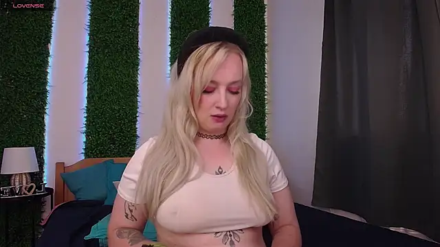 Nicole  Aniston  online show from 09-28-25, 08:52