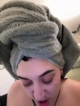 ThicBunz online show from 11-16-25, 03:12