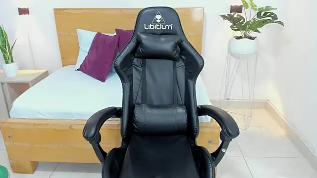 Snapshot of aixa_15 chatting on 01-03-25, 05:42 aixa 15 online show from 01-03-25, 05:42