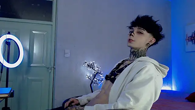 Snapshot of Andy_bapho chatting on 12-07-24, 02:02 Andy bapho online show from 12-07-24, 02:02