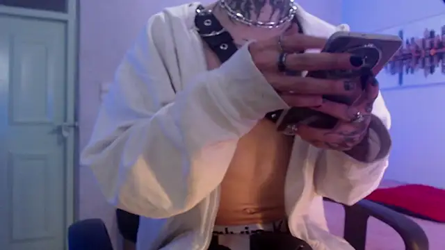 Snapshot of Andy_bapho chatting on 12-27-24, 02:43 Andy bapho online show from 12-27-24, 02:43