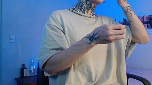 Snapshot of Andy_bapho chatting on 03-04-25, 02:53 Andy bapho online show from 03-04-25, 02:53