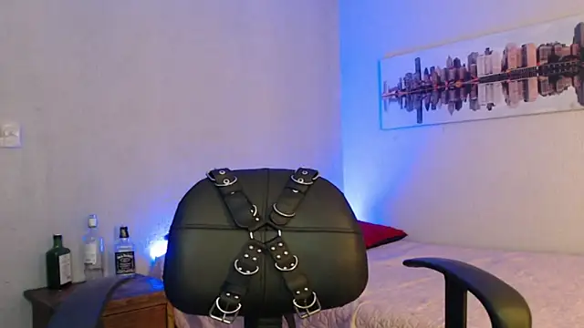 Snapshot of Andy_bapho chatting on 03-06-25, 03:02 Andy bapho online show from 03-06-25, 03:02