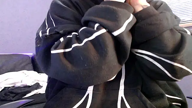 Snapshot of Andy_bapho chatting on 09-14-25, 02:05 Andy bapho online show from 09-14-25, 02:05