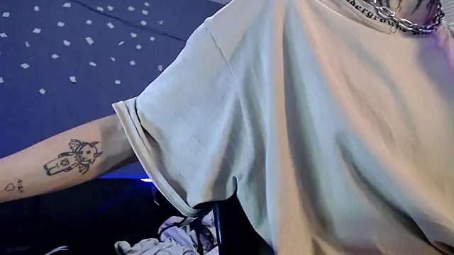 Snapshot of Andy_bapho chatting on 09-20-25, 02:07 Andy bapho online show from 09-20-25, 02:07