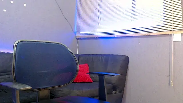 Snapshot of Andy_bapho chatting on 10-06-25, 02:14 Andy bapho online show from 10-06-25, 02:14