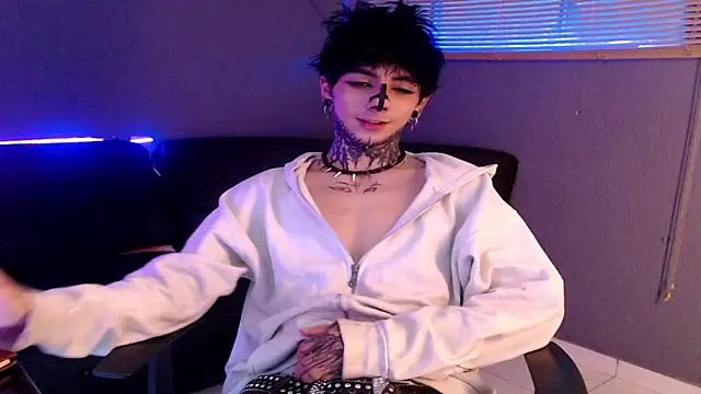 Snapshot of Andy_bapho chatting on 10-11-25, 04:05 Andy bapho online show from 10-11-25, 04:05