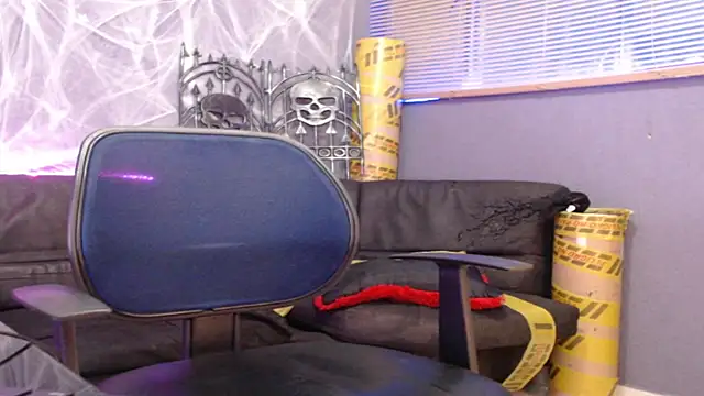 Snapshot of Andy_bapho chatting on 10-30-25, 01:45 Andy bapho online show from 10-30-25, 01:45