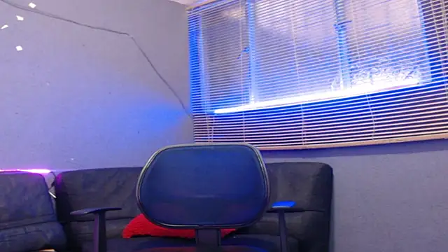 Snapshot of Andy_bapho chatting on 11-18-25, 02:54 Andy bapho online show from 11-18-25, 02:54