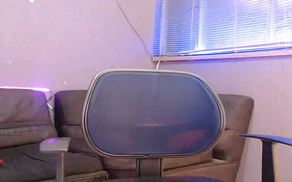 Snapshot of Andy_bapho chatting on 11-29-25, 03:04 Andy bapho online show from 11-29-25, 03:04