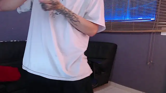 Snapshot of Andy_bapho chatting on 01-16-26, 02:10 Andy bapho online show from 01-16-26, 02:10