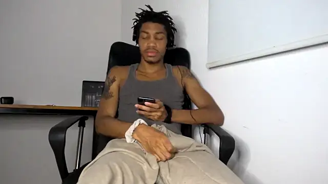 Skinnyblackman online show from 05-17-26, 06:44