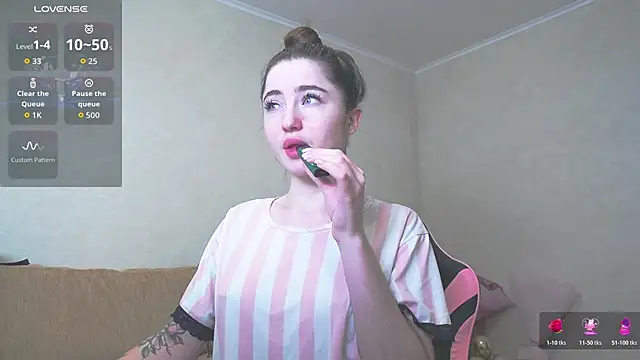 Snapshot of Luxuryalma chatting on 02-25-26, 09:08 Luxuryalma online show from 02-25-26, 09:08