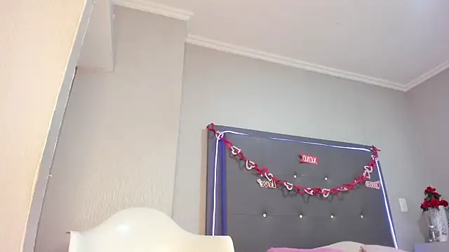 emma lye online show from 04-28-26, 02:27