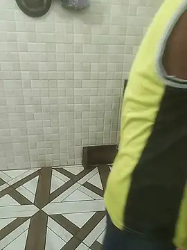 Snapshot of desihulk90 chatting on 09-18-25, 05:31 desihulk90 online show from 09-18-25, 05:31