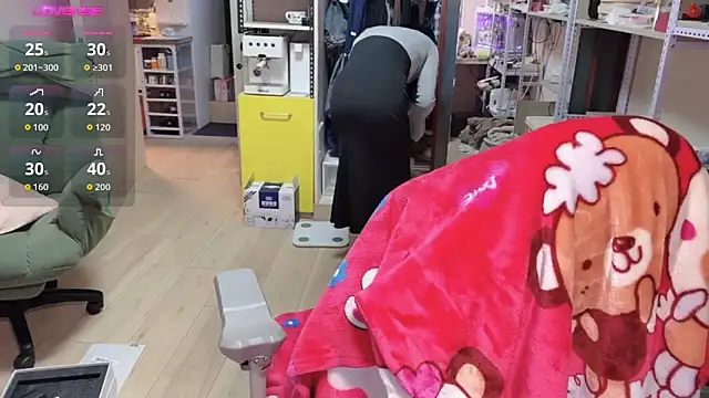 Snapshot of majlee2024 chatting on 02-21-26, 11:11 majlee2024 online show from 02-21-26, 11:11