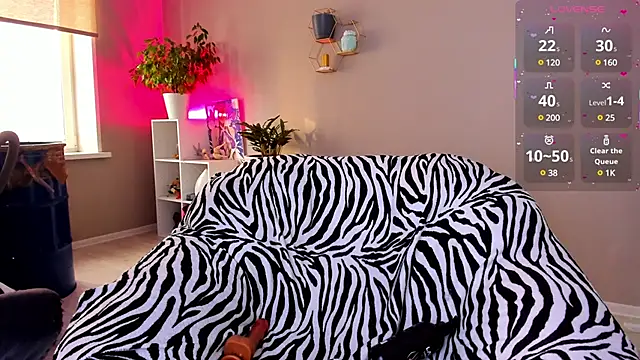 Tanya Acid online show from 03-18-25, 06:46