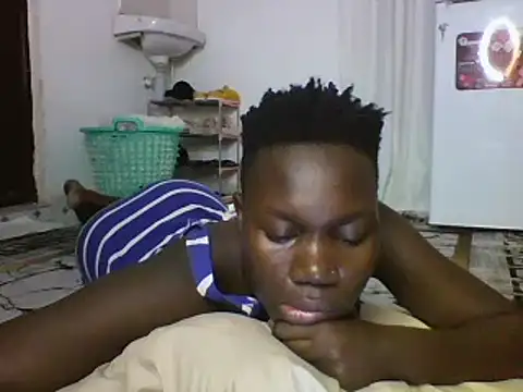 Snapshot of sexyqueen02 chatting on 02-16-25, 01:16 sexyqueen02 online show from 02-16-25, 01:16