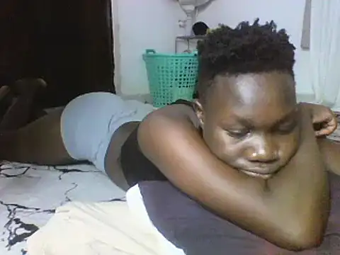 Snapshot of sexyqueen02 chatting on 02-20-25, 01:36 sexyqueen02 online show from 02-20-25, 01:36