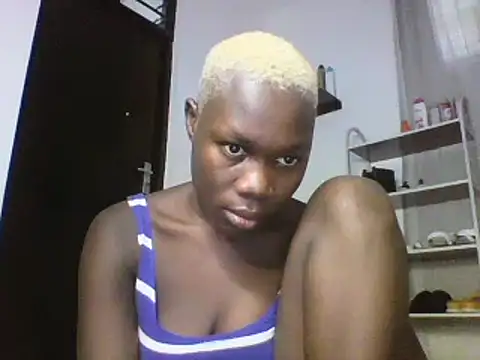 Snapshot of sexyqueen02 chatting on 03-03-25, 07:10 sexyqueen02 online show from 03-03-25, 07:10