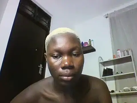 Snapshot of sexyqueen02 chatting on 03-05-25, 02:14 sexyqueen02 online show from 03-05-25, 02:14