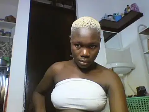 Snapshot of sexyqueen02 chatting on 03-18-25, 02:36 sexyqueen02 online show from 03-18-25, 02:36